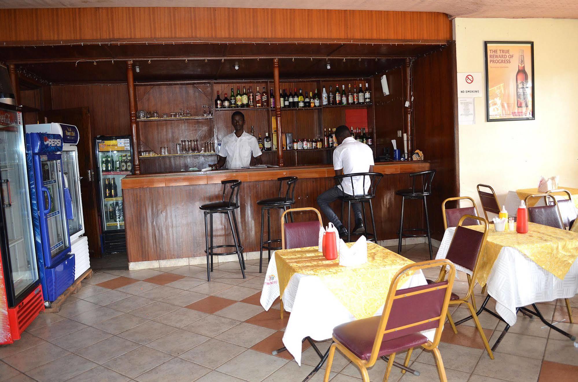 Victoria Travel Hotel Kampala Eksteriør bilde